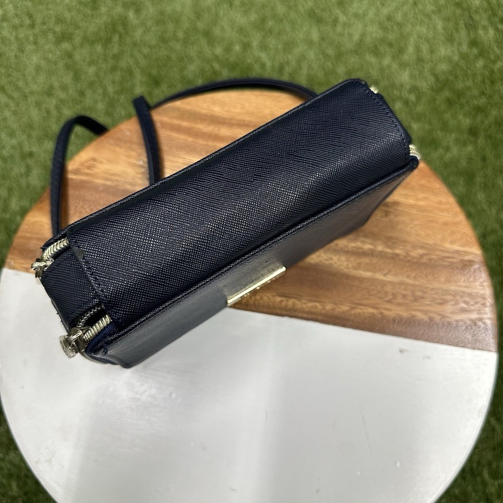 ADRIENNE VITTADINI Charging Wallet Crossbody RFID Protection NAVY SAFFIANO‎ - Picture 4 of 14